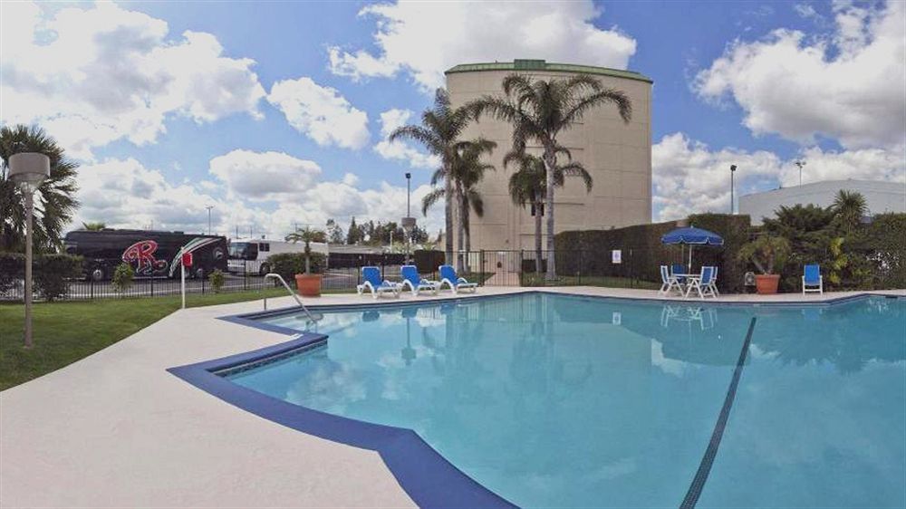 Holiday Inn Express Van Nuys By Ihg Los Angeles Exterior foto