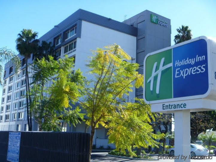 Holiday Inn Express Van Nuys, An Ihg Hotel Los Angeles Exterior foto